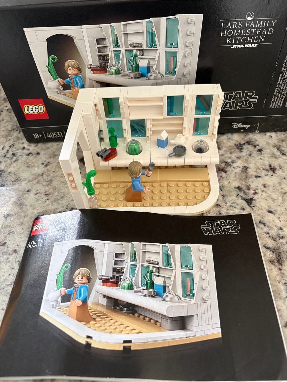 LEGO Star Wars Lars Family Homestead Kitchen - White, Tan & Translucent Teal